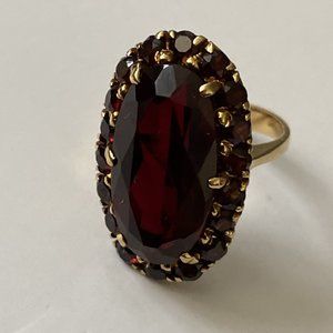 Heavy Antique 18K Yellow Gold Ring with Large Natural Garnet